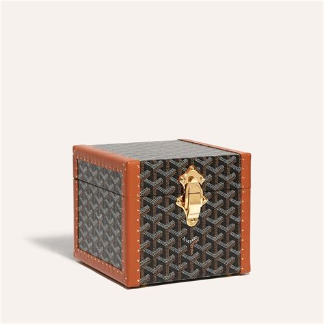 goyard gazette paris.